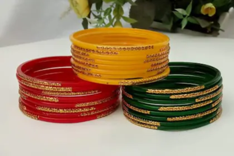 Lal Hari Chudi (Red & Green Bangles) Offering